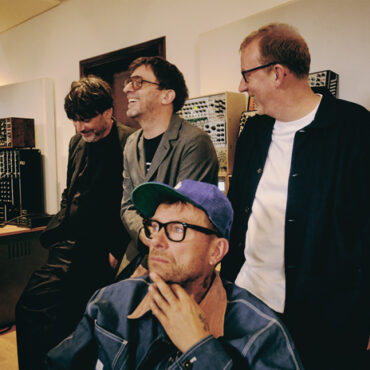 blur-announce-new-album,-share-new-song-“the-narcissist”