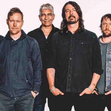 josh-freese-leaked-as-foo-fighters-drummer-in-photo