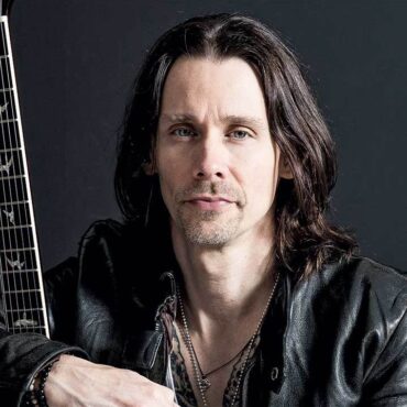 myles-kennedy-struggles-to-sing-with-alter-bridge