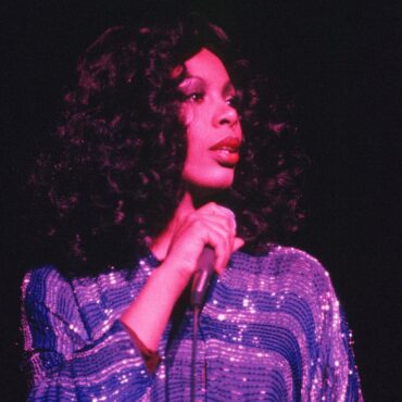 donna-summer’s-outfits-and-other-possessions-to-be-auctioned-online