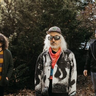 dinosaur-jr-to-perform-“where-you-been”-at-residencies-in-london-and-new-york-city