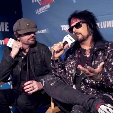 motley-crue-‘betrayed’-rock-legend-with-insult