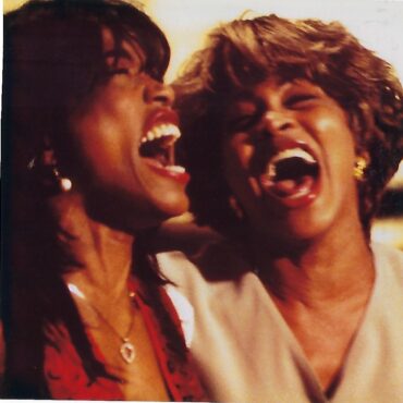 angela-bassett-pays-tribute-to-tina-turner