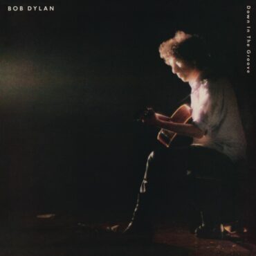 bob-dylan-released-“down-in-the-groove”-35-years-ago-today