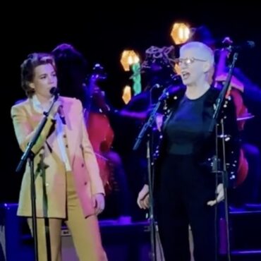 watch-brandi-carlile-&-annie-lennox-sing-“why”-at-the-gorge