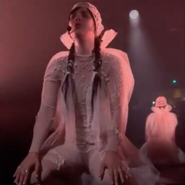 watch-bat-for-lashes-debut-music-from-new-album-the-dream-of-delphi-in-nottingham