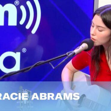 watch-gracie-abrams-cover-bon-iver’s-“beach-baby”