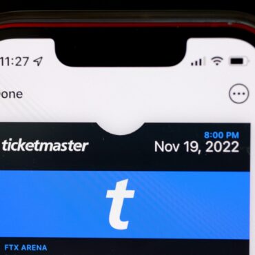 ticketmaster-agrees-to-all-in-pricing-at-white-house-meeting