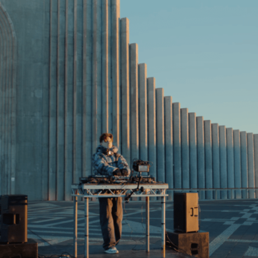 aaron-hibell-drops-stunning-selected.-sessions-set-from-reykjavik