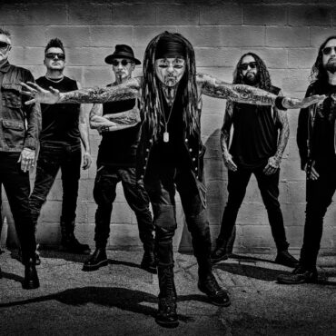 al-jourgensen-threatens-to-record-“metal-arena-rock”-versions-of-“with-sympathy”-songs