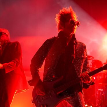 photos:-love-and-rockets-opens-its-tour-ending-3-night-stand-in-los-angeles