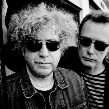 the-jesus-and-mary-chain-unveils-new-live-album-—-hear-“sometimes-always”-with-isobell-campbell