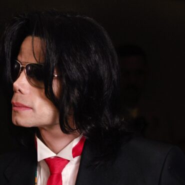 james-safechuck-and-wade-robson’s-lawsuits-against-michael-jackson’s-company-restored