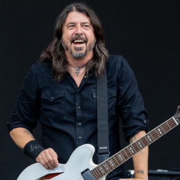 foo-fighters-announce-2024-uk-stadium-tour