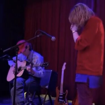 watch-girls’-christopher-owens-join-hayden-pedigo-at-brooklyn-album-release-show