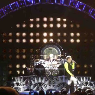 van-halen-member-rips-‘lip-syncing’-at-show