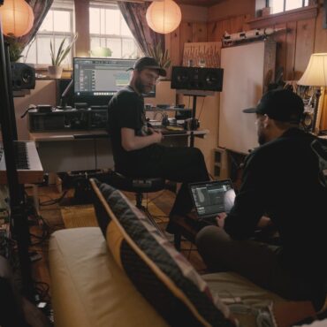 inside-the-studio-with-twinsleep:-exploring-the-art-of-album-production