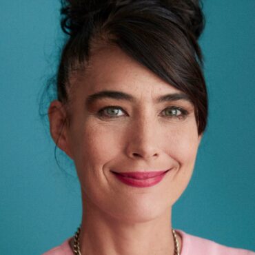 kathleen-hanna-announces-memoir-rebel-girl:-my-life-as-a-feminist-punk