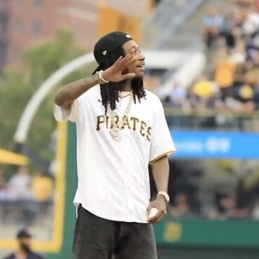 watch-wiz-khalifa-throw-out-the-first-pitch-at-the-pirates-game-while-high-on-shrooms