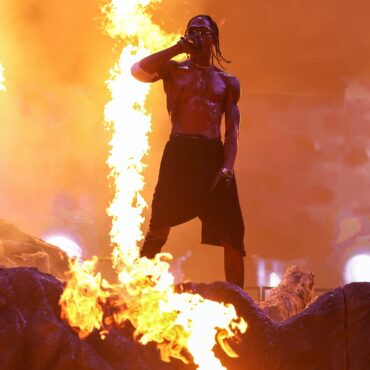 travis-scott’s-egyptian-pyramids-concert-not-canceled-despite-backlash,-live-nation-says