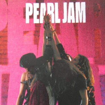 pearl-jam-mtv-award-getting-sold-for-big-money