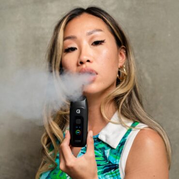 g-pen-dash+-review:-grenco-science-is-shaping-the-future-of-herb-vaporization