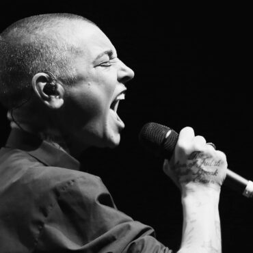 sinead-o’connor-remembered-by-massive-attack,-anohni,-tegan-and-sara,-perfume-genius,-more