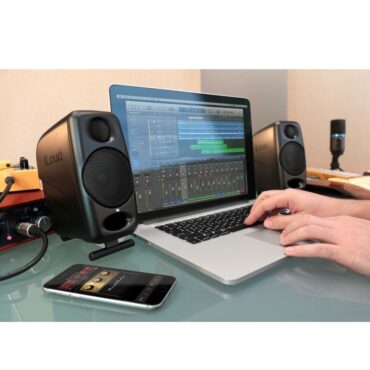 iloud-micro-monitor-review:-the-unassuming-giant-of-compact-sound-systems