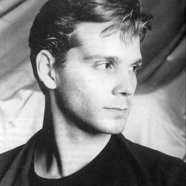 happy-birthday-pete-de-freitas-(echo-&-the-bunnymen)