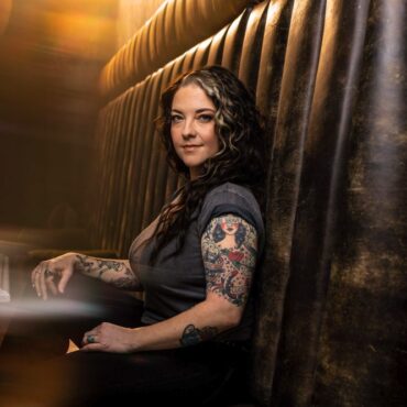 ashley-mcbryde-–-“cool-little-bars”