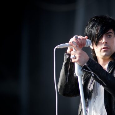 lostprophets’-ian-watkins-stabbed-in-prison