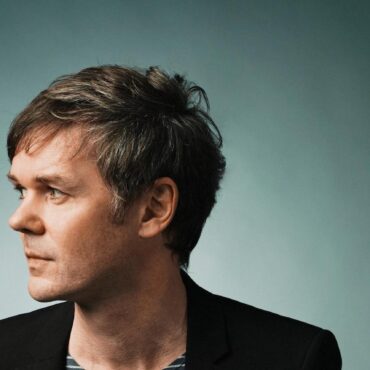 happy-birthday-roddy-woomble-(idlewild)