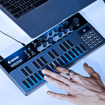 donner-unveils-v11.0-firmware-update-for-essential-b1-bass-synthesizer