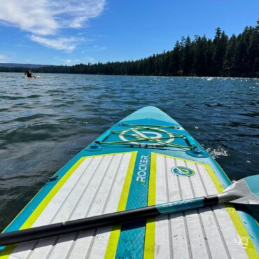 irocker-all-around-review:-an-inflatable-standup-paddle-board-with-all-the-best-features