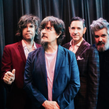 the-mountain-goats-share-new-song-“fresh-tattoo”-and-announce-tour-dates