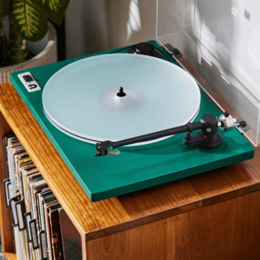 revolutionizing-vinyl-playback:-u-turn-audio-unveils-next-generation-orbit-turntables