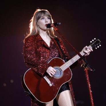 watch-taylor-swift-play-“i-forgot-that-you-existed”-&-“sweet-nothing”-live-for-the-first-time-in-mexico-city