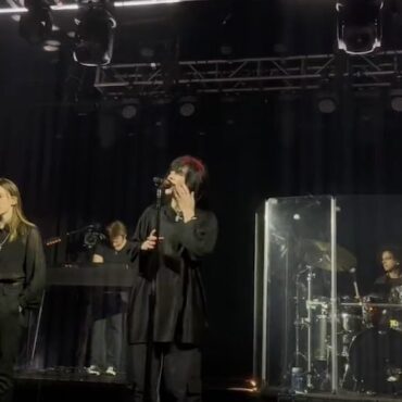 watch-boygenius-join-billie-eilish-onstage-in-london