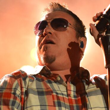 smash-mouth-frontman-steve-harwell-dies-at-56