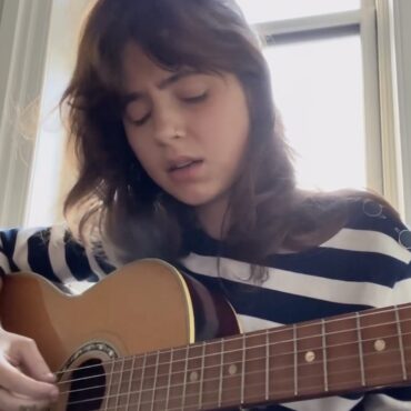 watch-clairo-cover-mitski’s-new-song-“my-love-mine-all-mine”