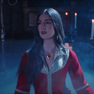 watch-weyes-blood’s-new-video-for-“twin-flame”