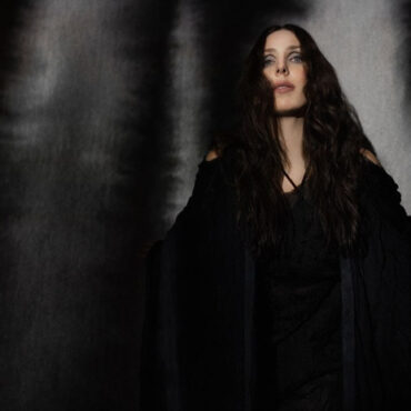 chelsea-wolfe-shares-new-song-“dusk”-and-announces-2024-tour-dates