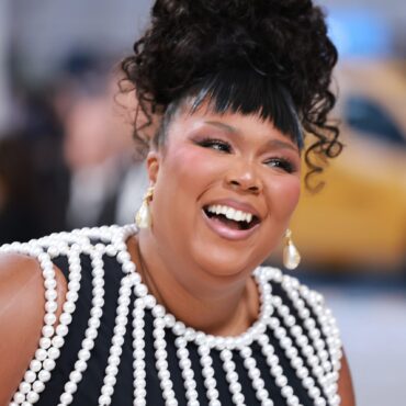 lizzo-sued-by-another-former-tour-employee