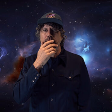 gruff-rhys-announces-new-album,-shares-video-for-new-song-“celestial-candyfloss”