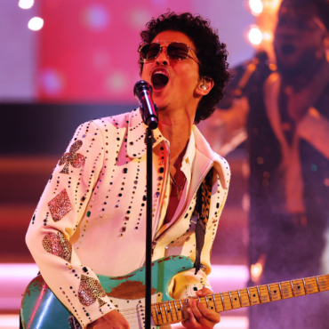 bruno-mars-cancels-tel-aviv-concert-as-israel-says-it’s-“at-war”-with-hamas-after-surprise-attack