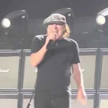 watch-ac/dc-reunite-with-brian-johnson-and-play-live-rarities-in-first-show-in-seven-years-at-power-trip