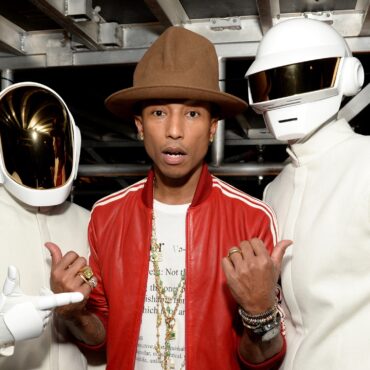 watch-pharrell-williams-hear-daft-punk’s-finished-cut-of-“get-lucky”-for-the-first-time