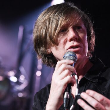 thurston-moore-gives-update-on-health-condition,-calls-prognosis-“very-good”