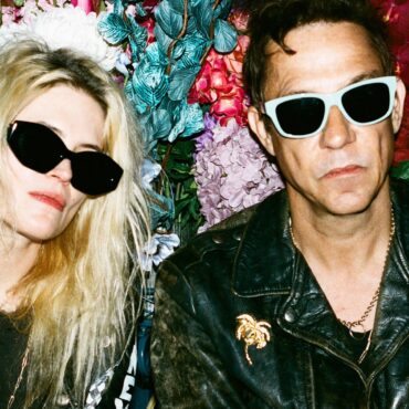 the-kills-announce-2024-tour,-share-video-for-new-song-“wasterpiece”:-watch