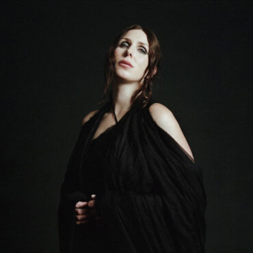 chelsea-wolfe-announces-new-album,-shares-video-for-new-song-“whispers-in-the-echo-chamber”